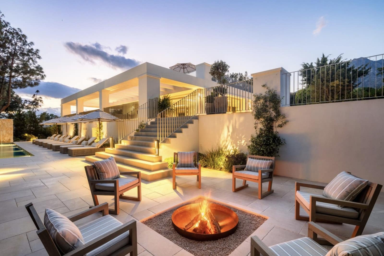 6 soverom Villa til salgs i Marbella med svømmebasseng garasje - € 8 950 000 (Ref: 9023177)