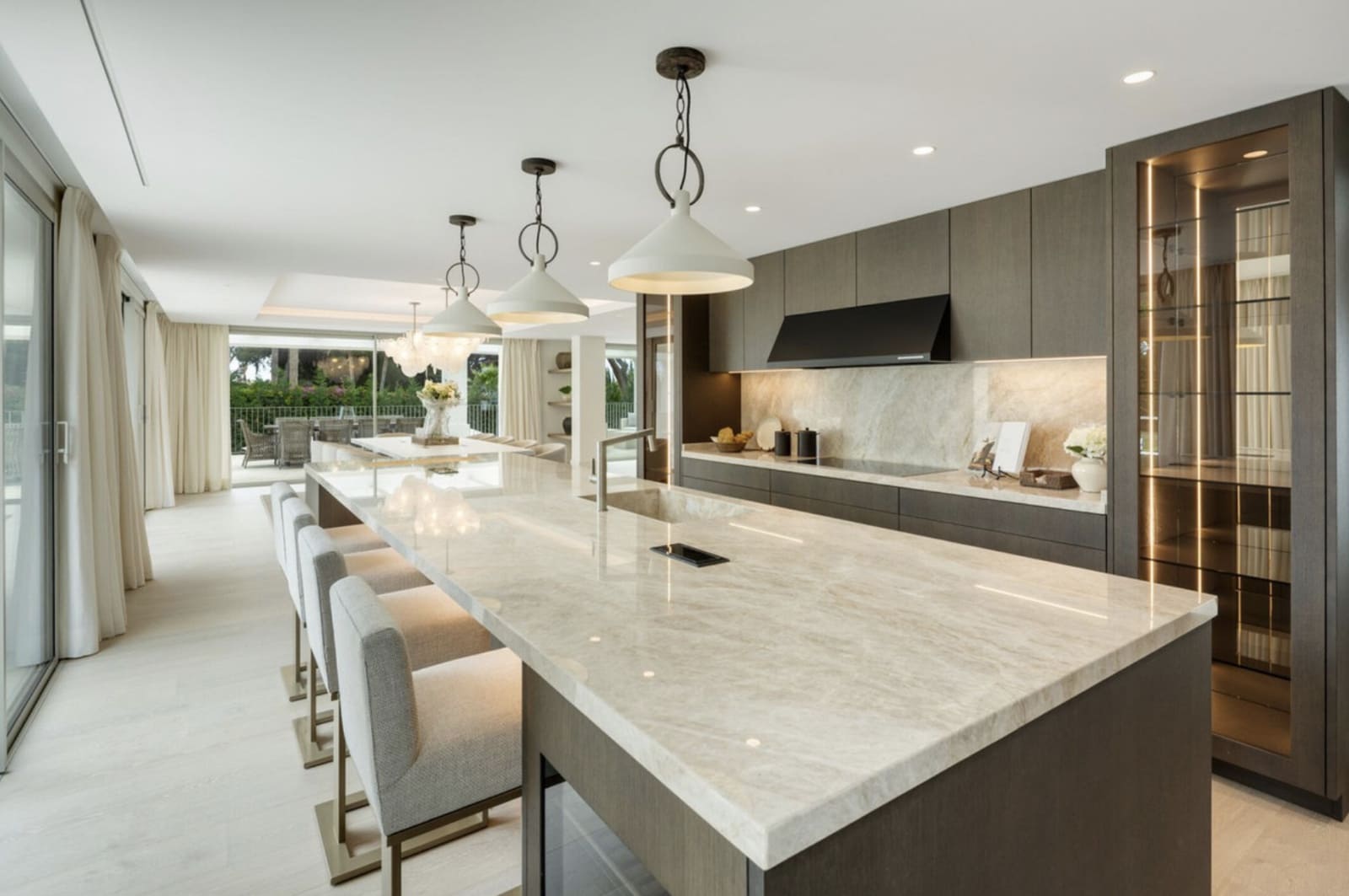 6 soverom Villa til salgs i Marbella med svømmebasseng garasje - € 8 950 000 (Ref: 9023177)