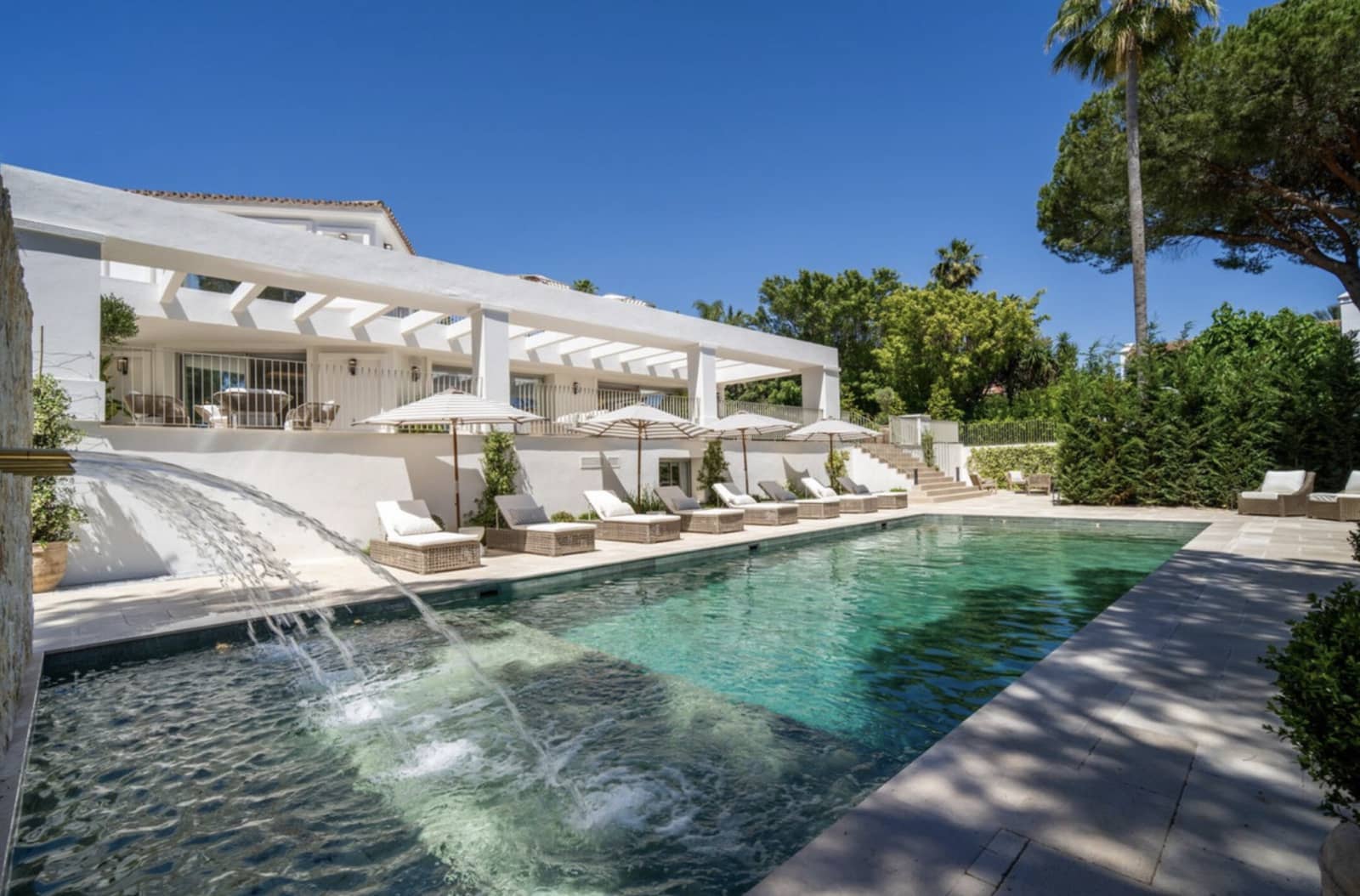 6 soverom Villa til salgs i Marbella med svømmebasseng garasje - € 8 950 000 (Ref: 9023177)