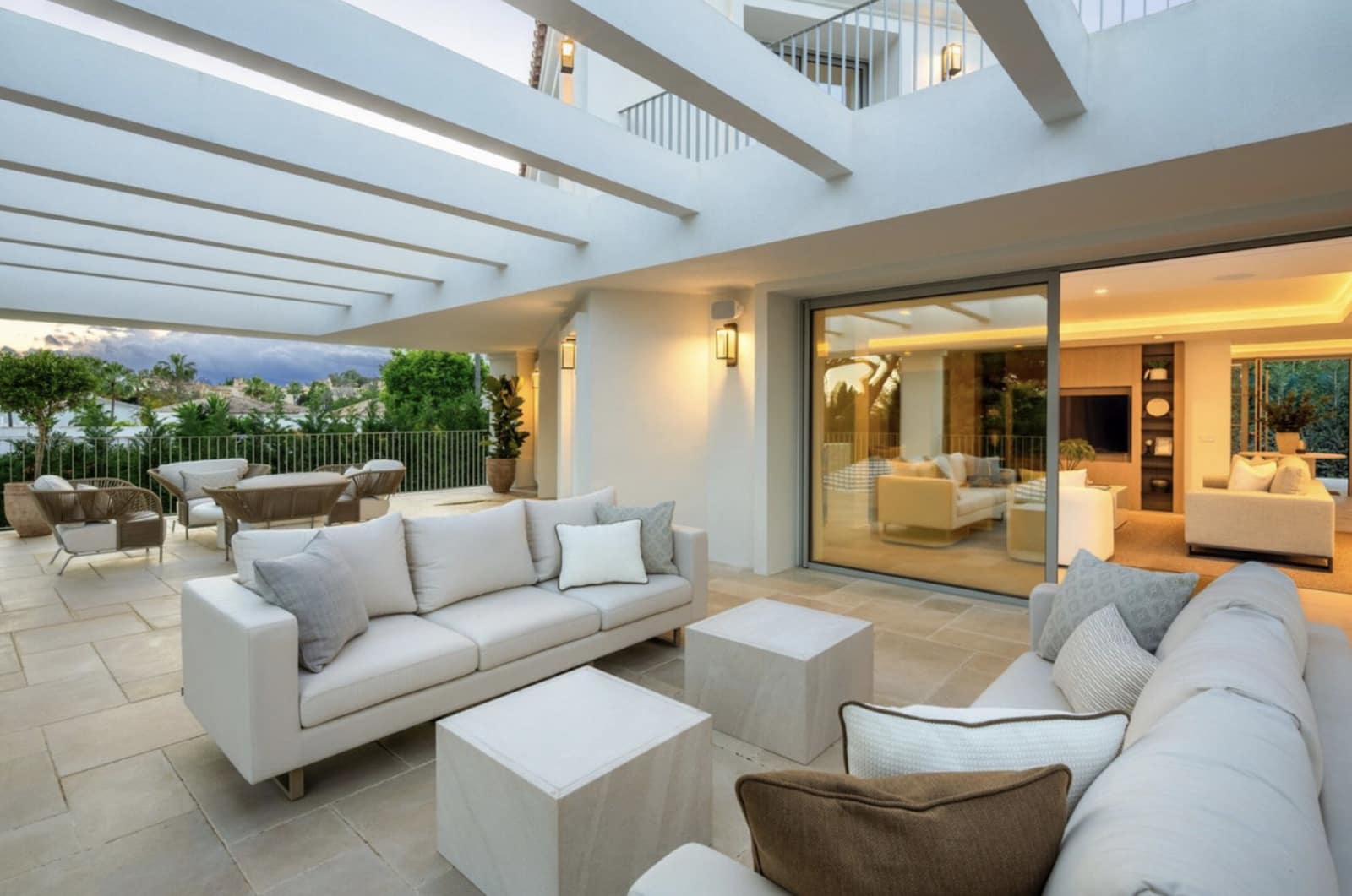 Chalet de 6 habitaciones en Marbella en venta con piscina garaje - 8.950.000 € (Ref: 9023177)