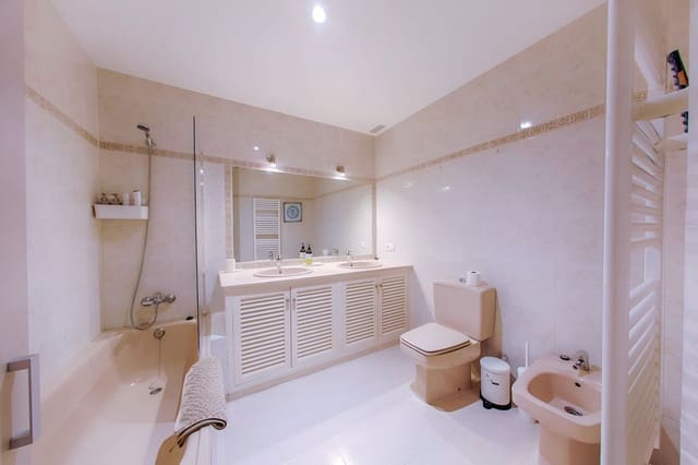 3 quarto Penthouse para venda em Marbella - 725 000 € (Ref: 9026748)