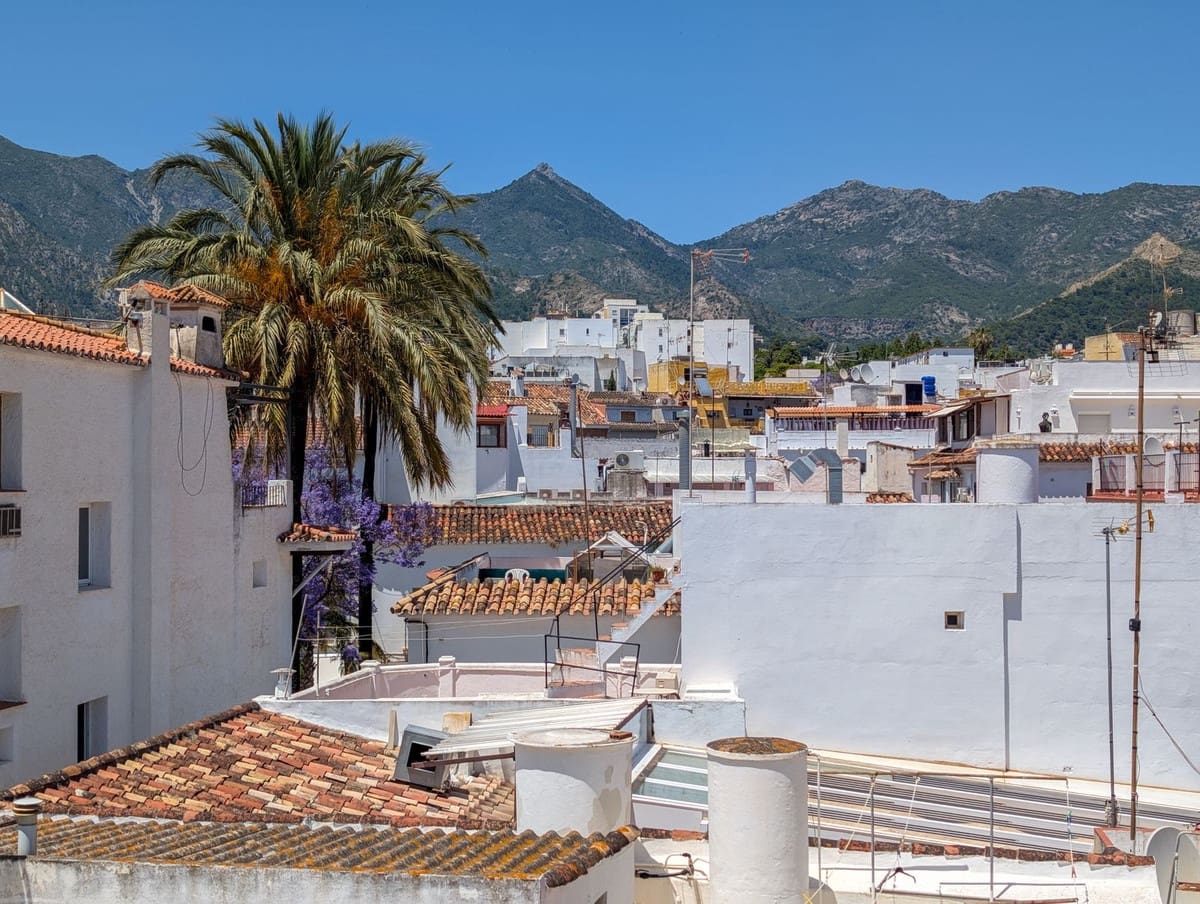 3 bedroom Penthouse for sale in Marbella - € 725,000 (Ref: 9026748)