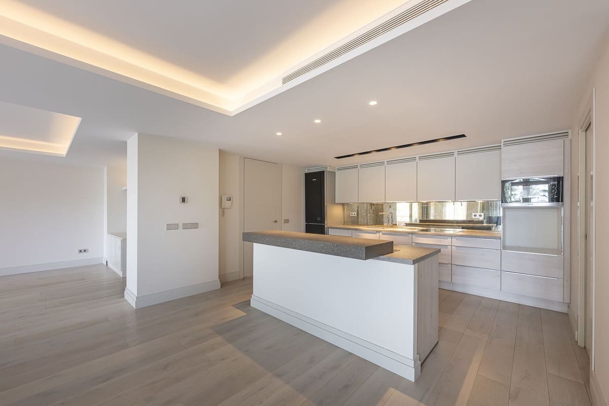 2 sovrum Lägenhet till salu i Marbella med pool garage - 1 650 000 € (Ref: 9026749)