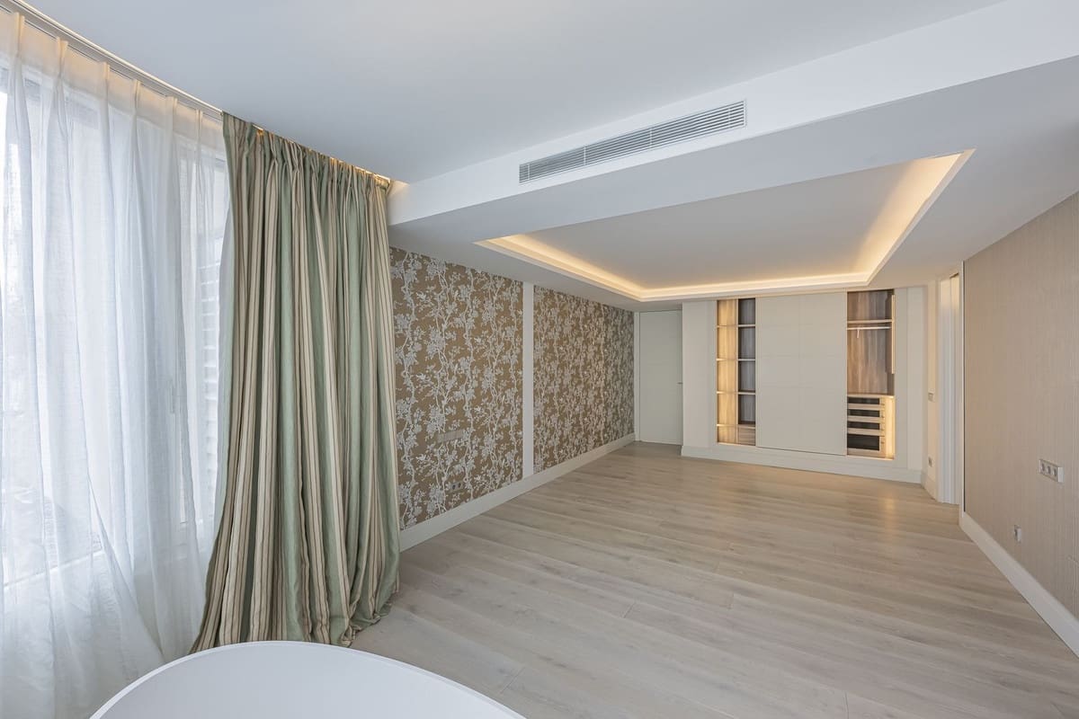 2 sovrum Lägenhet till salu i Marbella med pool garage - 1 650 000 € (Ref: 9026749)