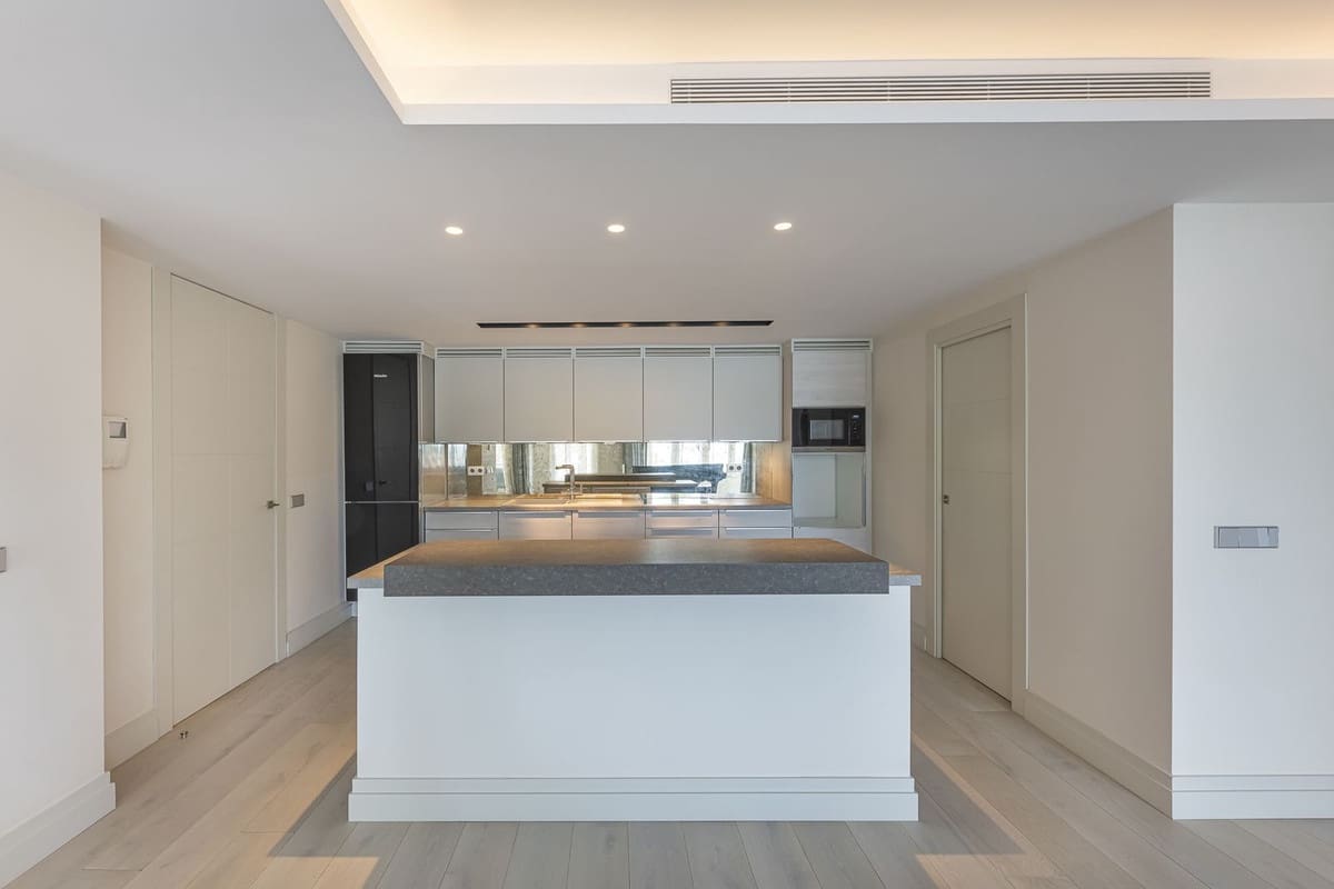 2 sovrum Lägenhet till salu i Marbella med pool garage - 1 650 000 € (Ref: 9026749)