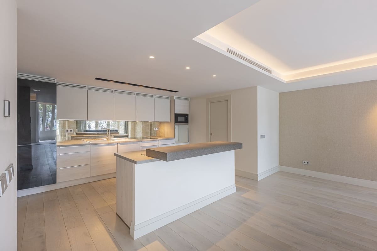 2 sovrum Lägenhet till salu i Marbella med pool garage - 1 650 000 € (Ref: 9026749)