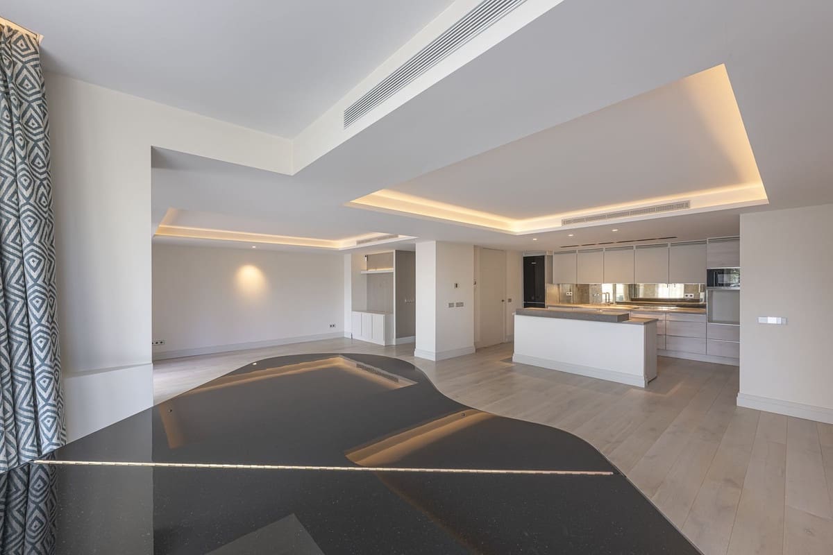 2 sovrum Lägenhet till salu i Marbella med pool garage - 1 650 000 € (Ref: 9026749)