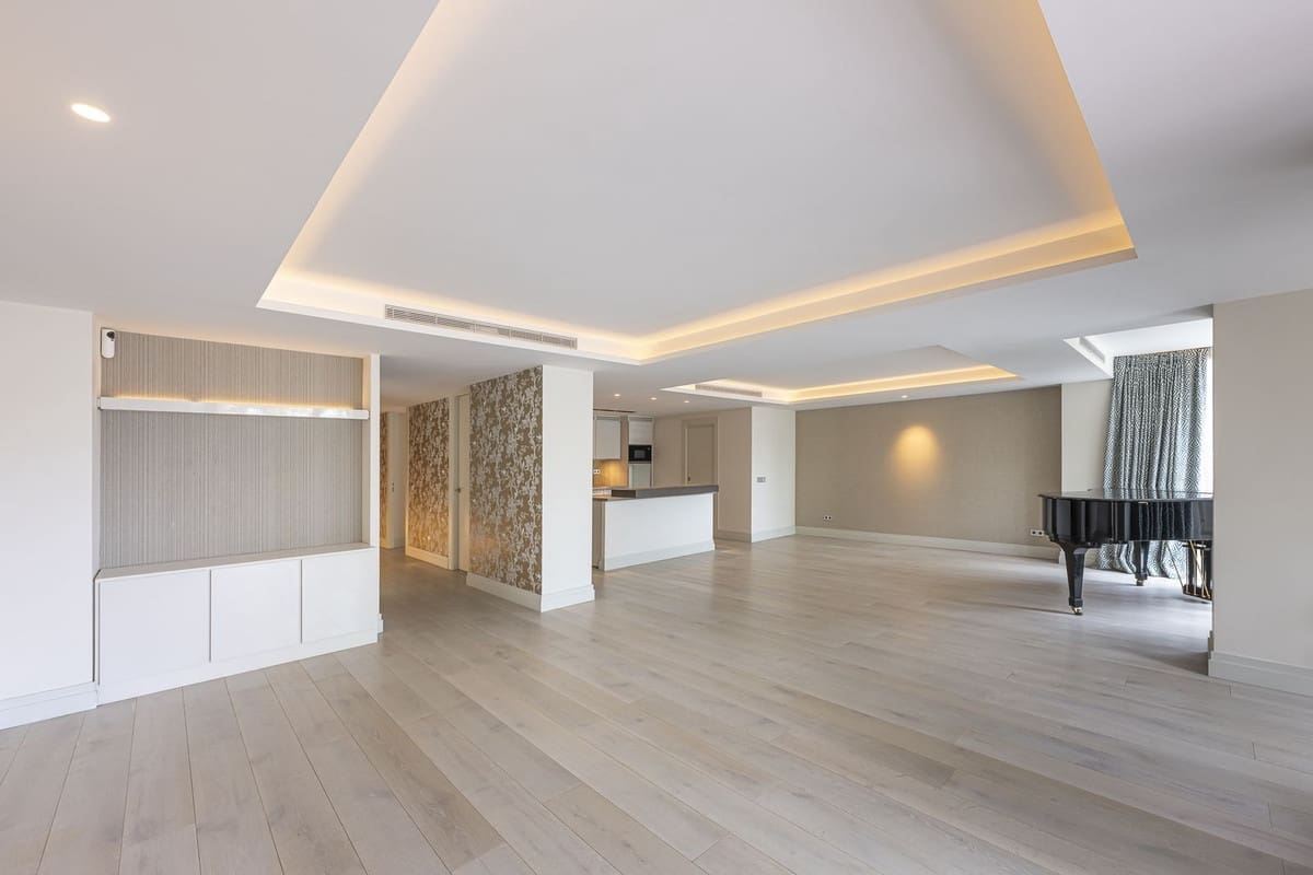 2 sovrum Lägenhet till salu i Marbella med pool garage - 1 650 000 € (Ref: 9026749)