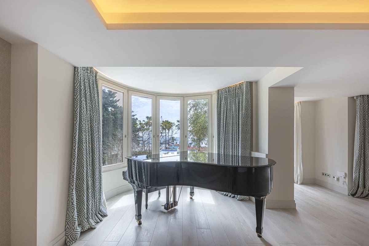 2 sovrum Lägenhet till salu i Marbella med pool garage - 1 650 000 € (Ref: 9026749)