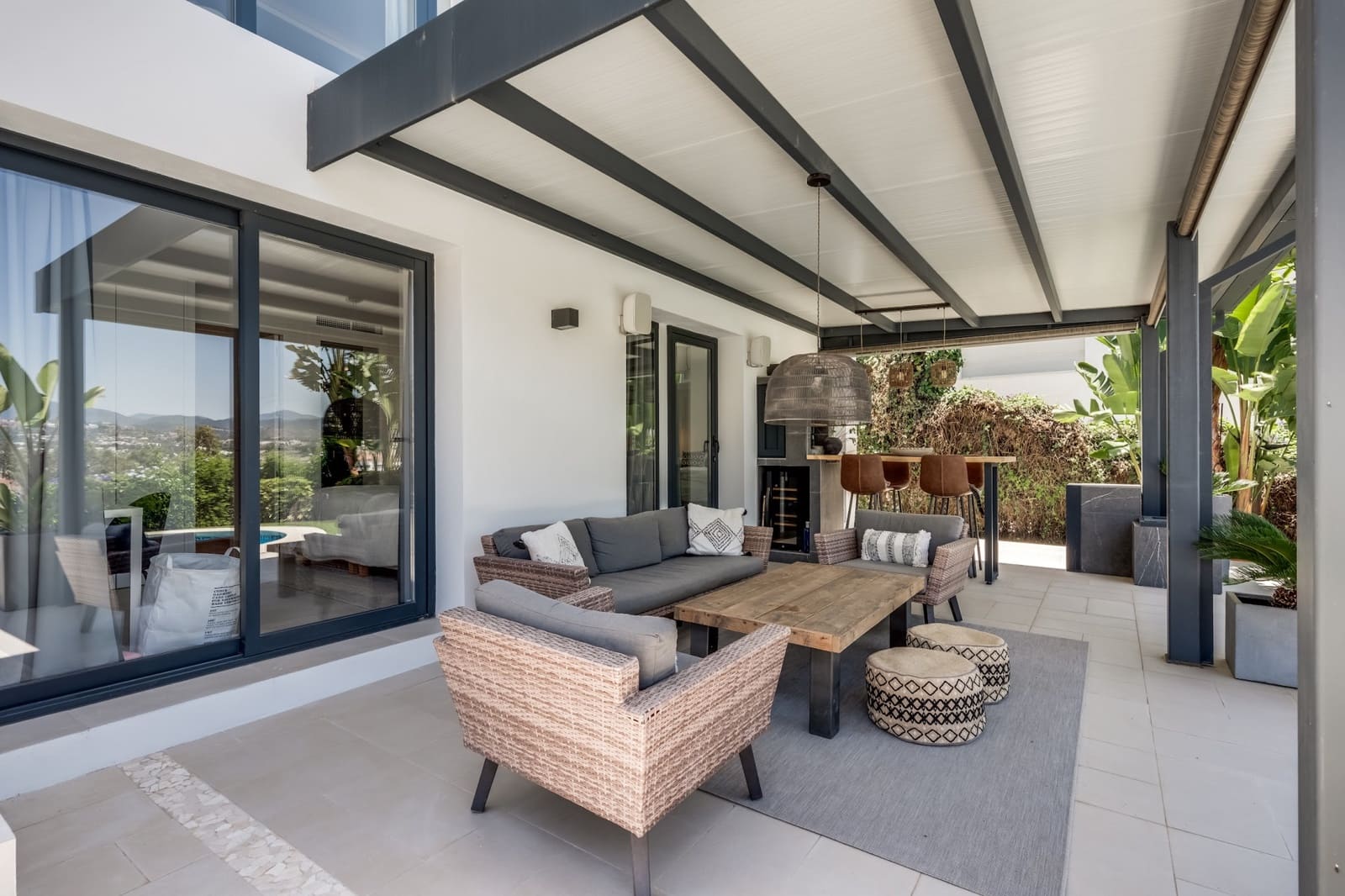 4 bedroom Villa for sale in Nueva Andalucia with pool garage - € 1,995,000 (Ref: 9034451)