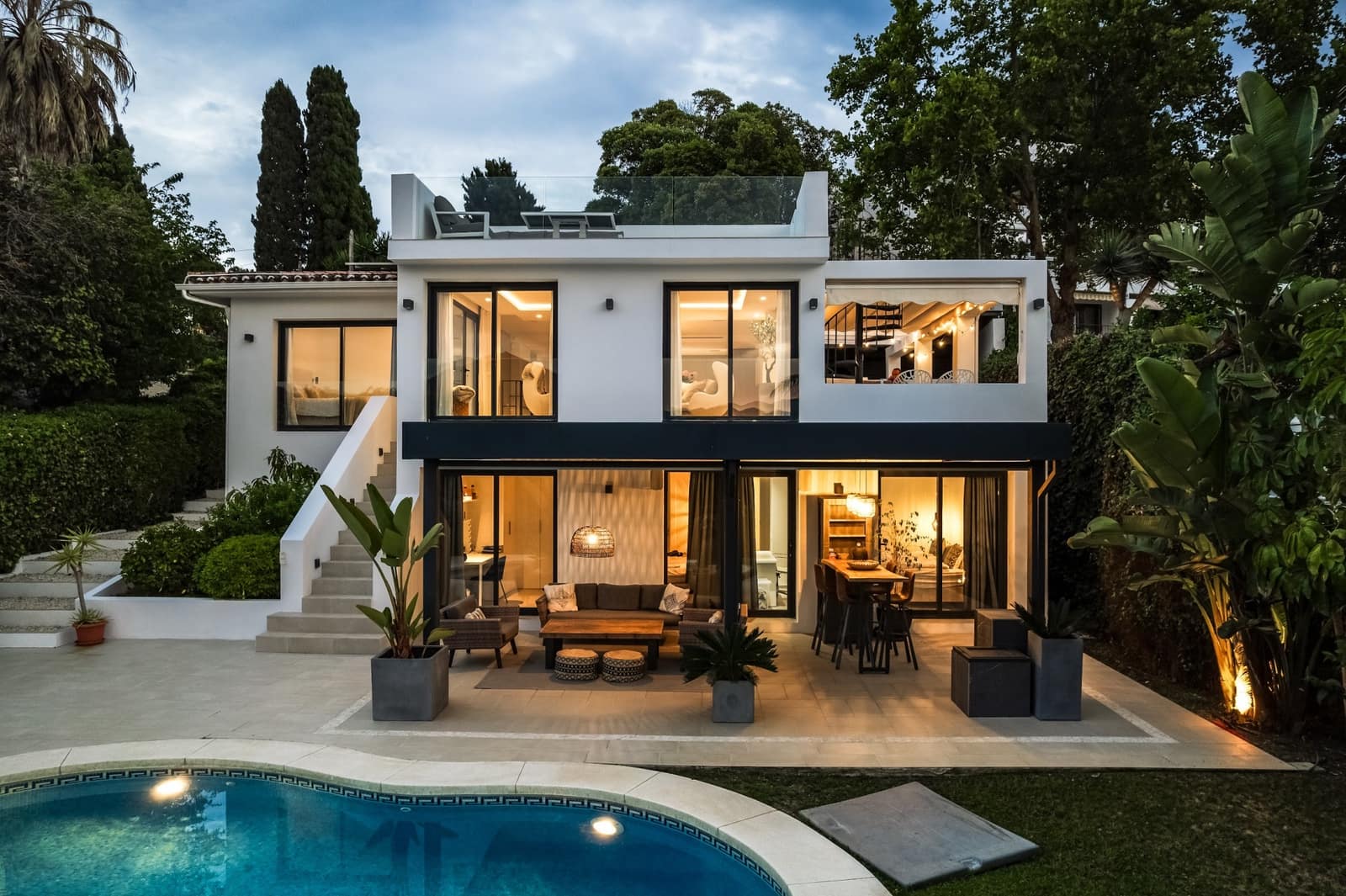 4 bedroom Villa for sale in Nueva Andalucia with pool garage - € 1,995,000 (Ref: 9034451)