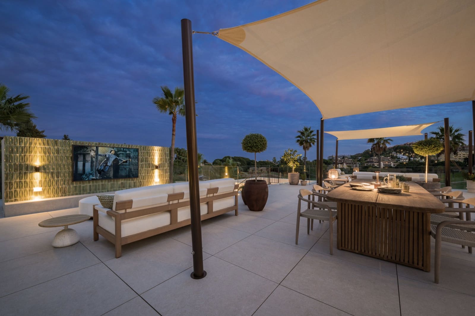 Chalet de 4 habitaciones en Nueva Andalucia en venta con piscina garaje - 5.975.000 € (Ref: 9034452)