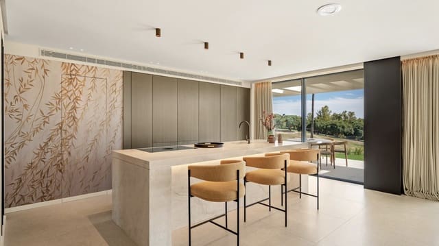 Chalet de 4 habitaciones en Nueva Andalucia, Marbella en venta con piscina garaje - 5.975.000 € (Ref: 9034452)