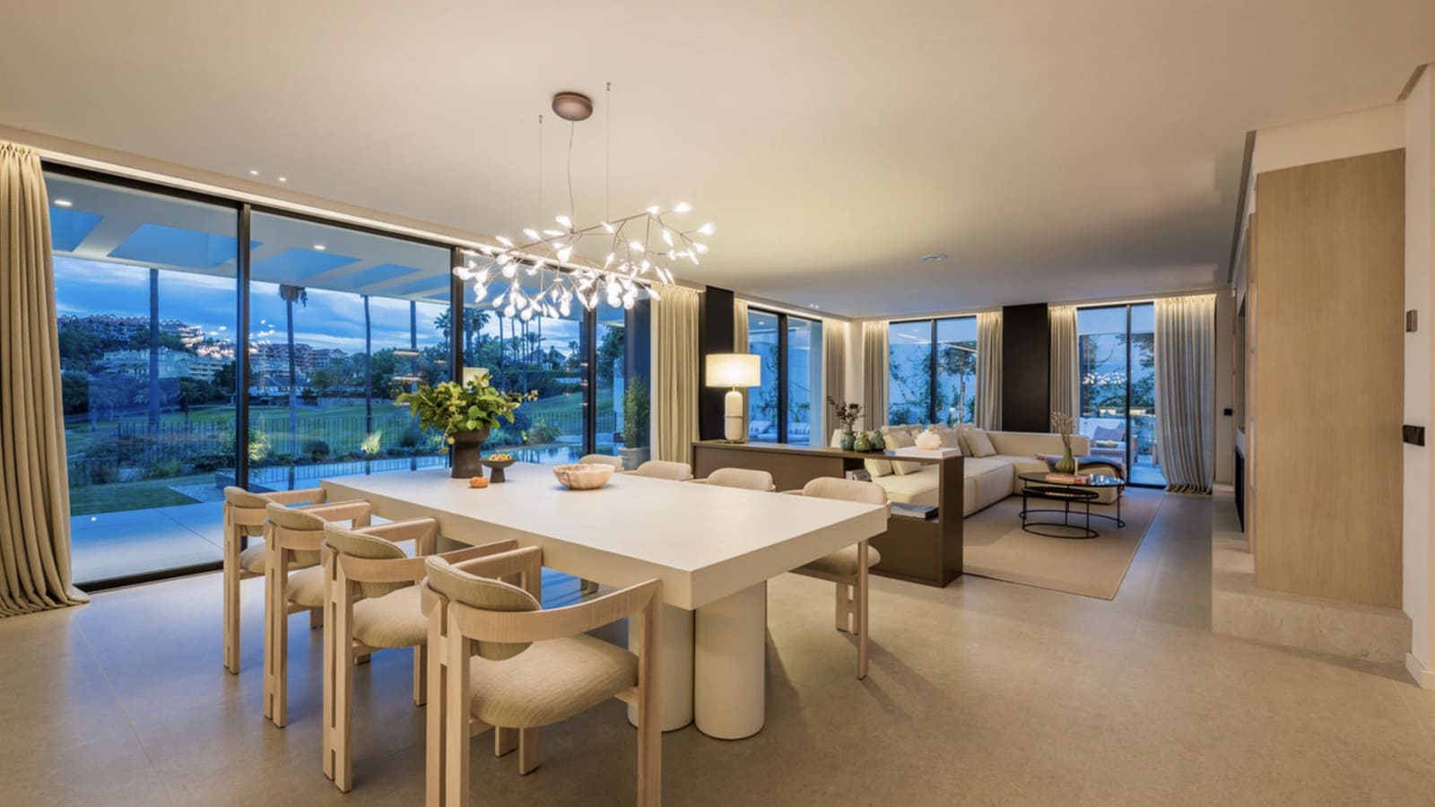 Chalet de 4 habitaciones en Nueva Andalucia en venta con piscina garaje - 5.975.000 € (Ref: 9034452)