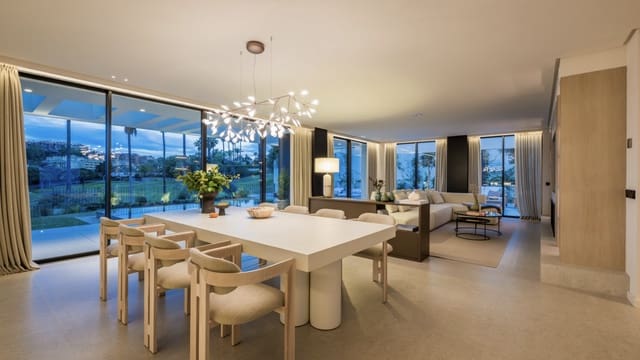 Chalet de 4 habitaciones en Nueva Andalucia, Marbella en venta con piscina garaje - 5.975.000 € (Ref: 9034452)