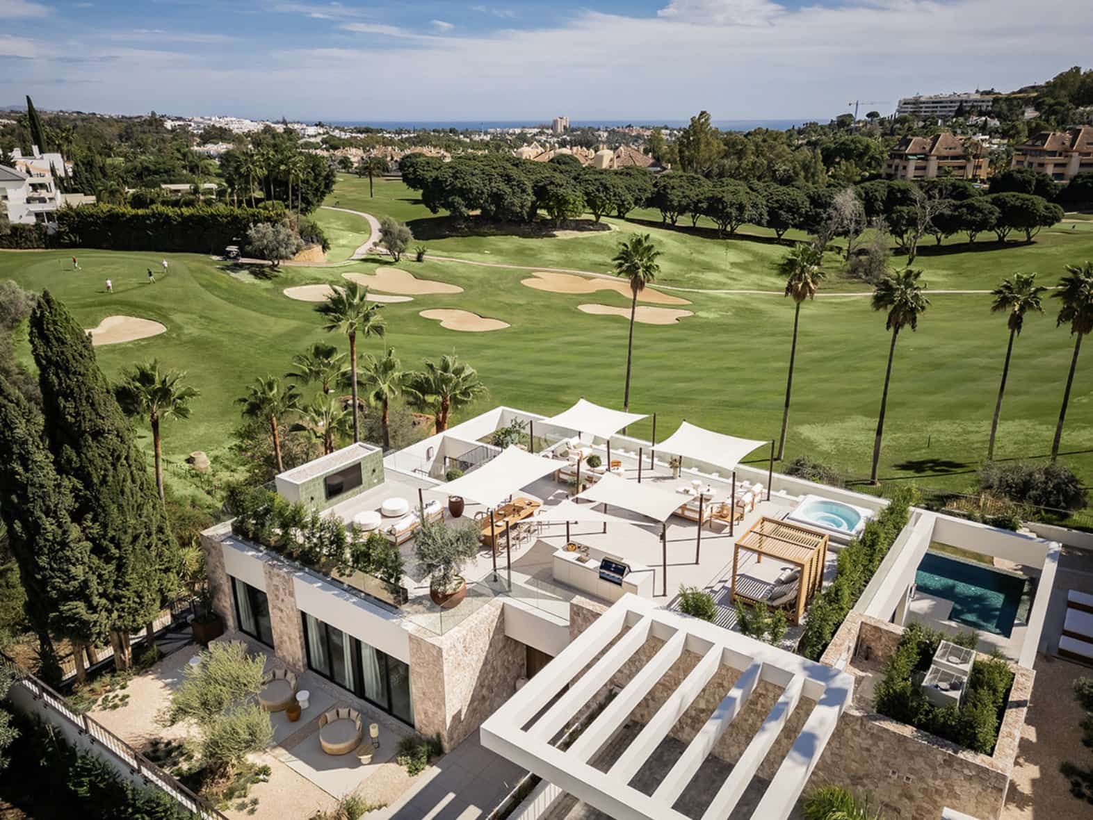 4 soverom Villa til salgs i Nueva Andalucia med svømmebasseng garasje - € 5 975 000 (Ref: 9034452)