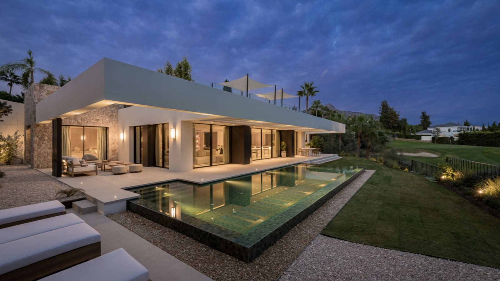4 soverom Villa til salgs i Nueva Andalucia med svømmebasseng garasje - € 5 975 000 (Ref: 9034452)