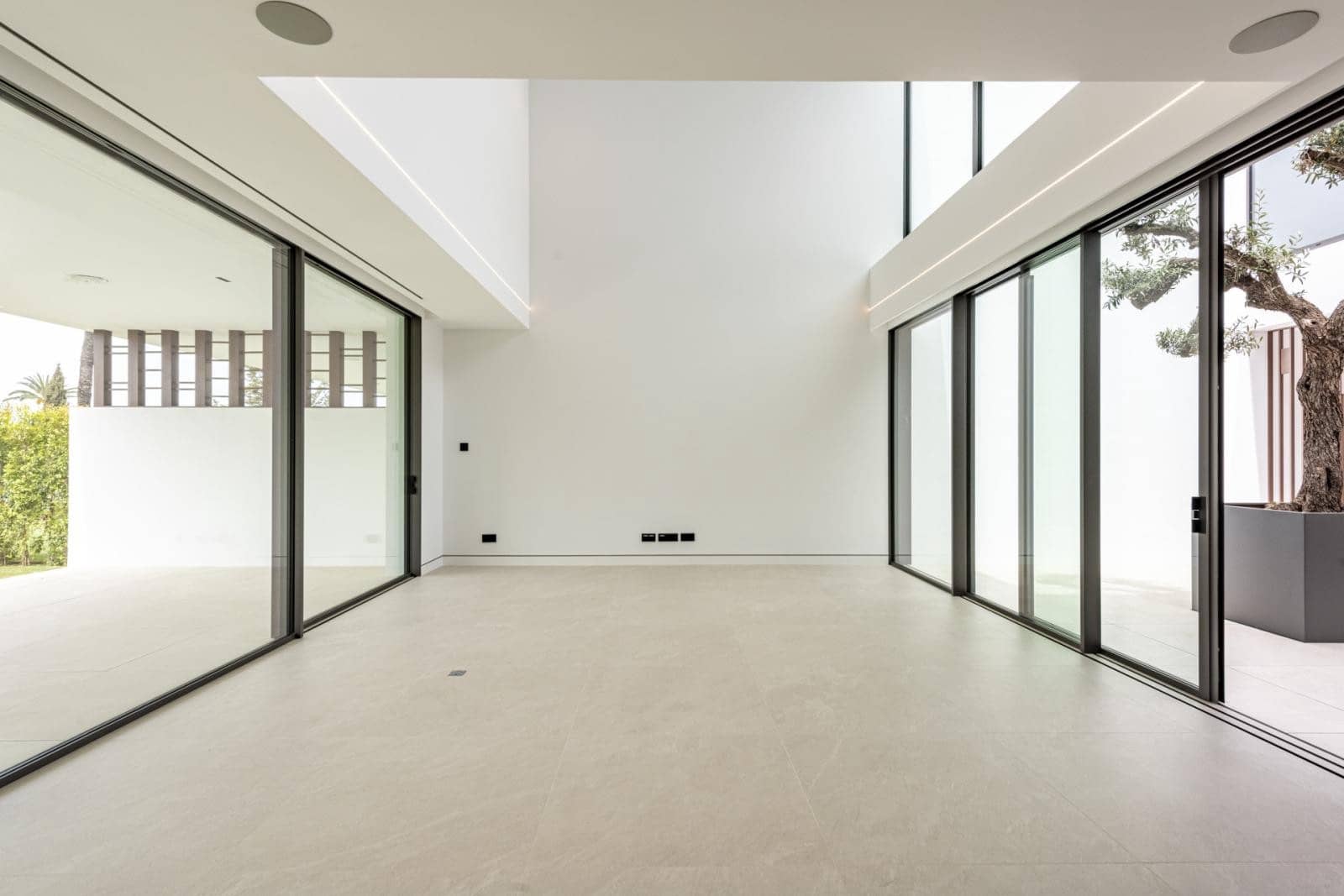 4 soveværelse Semi-Rækkehus til salg i Marbella med swimmingpool garage - € 5.500.000 (Ref: 9034453)