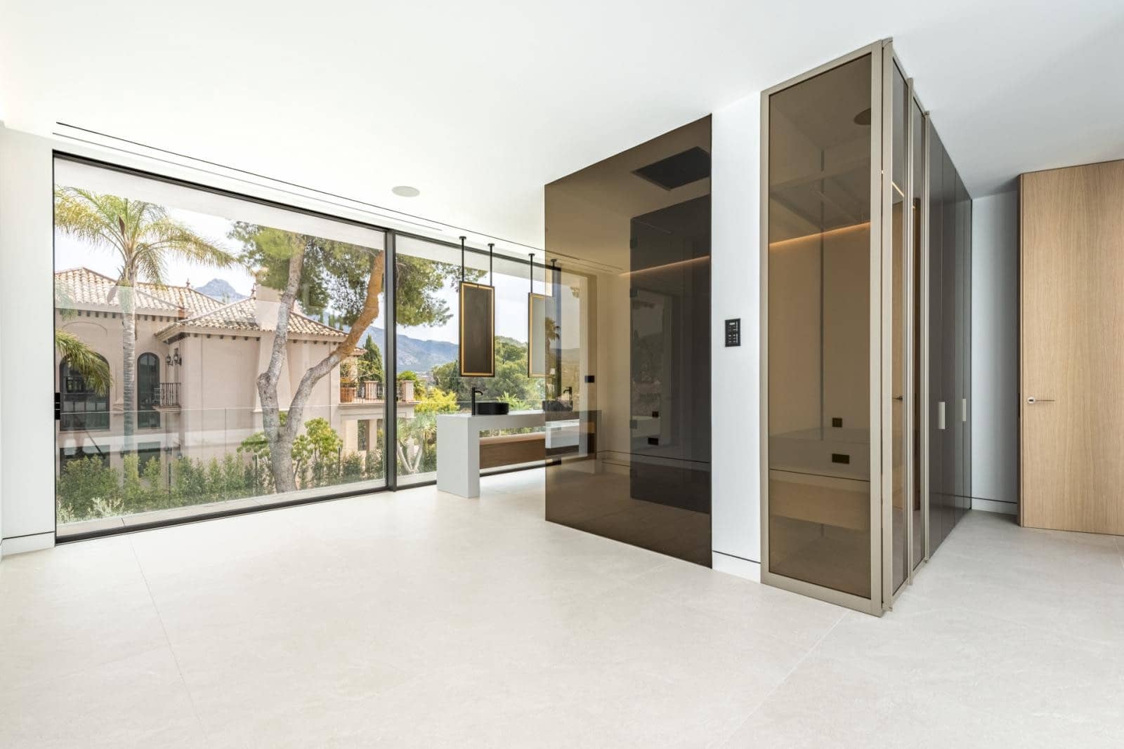 4 soveværelse Semi-Rækkehus til salg i Marbella med swimmingpool garage - € 5.500.000 (Ref: 9034453)