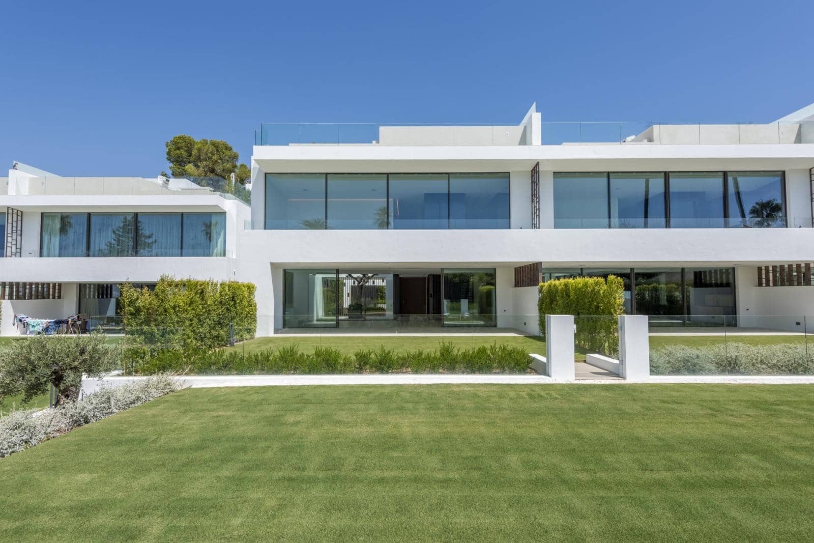 4 soveværelse Semi-Rækkehus til salg i Marbella med swimmingpool garage - € 5.500.000 (Ref: 9034453)