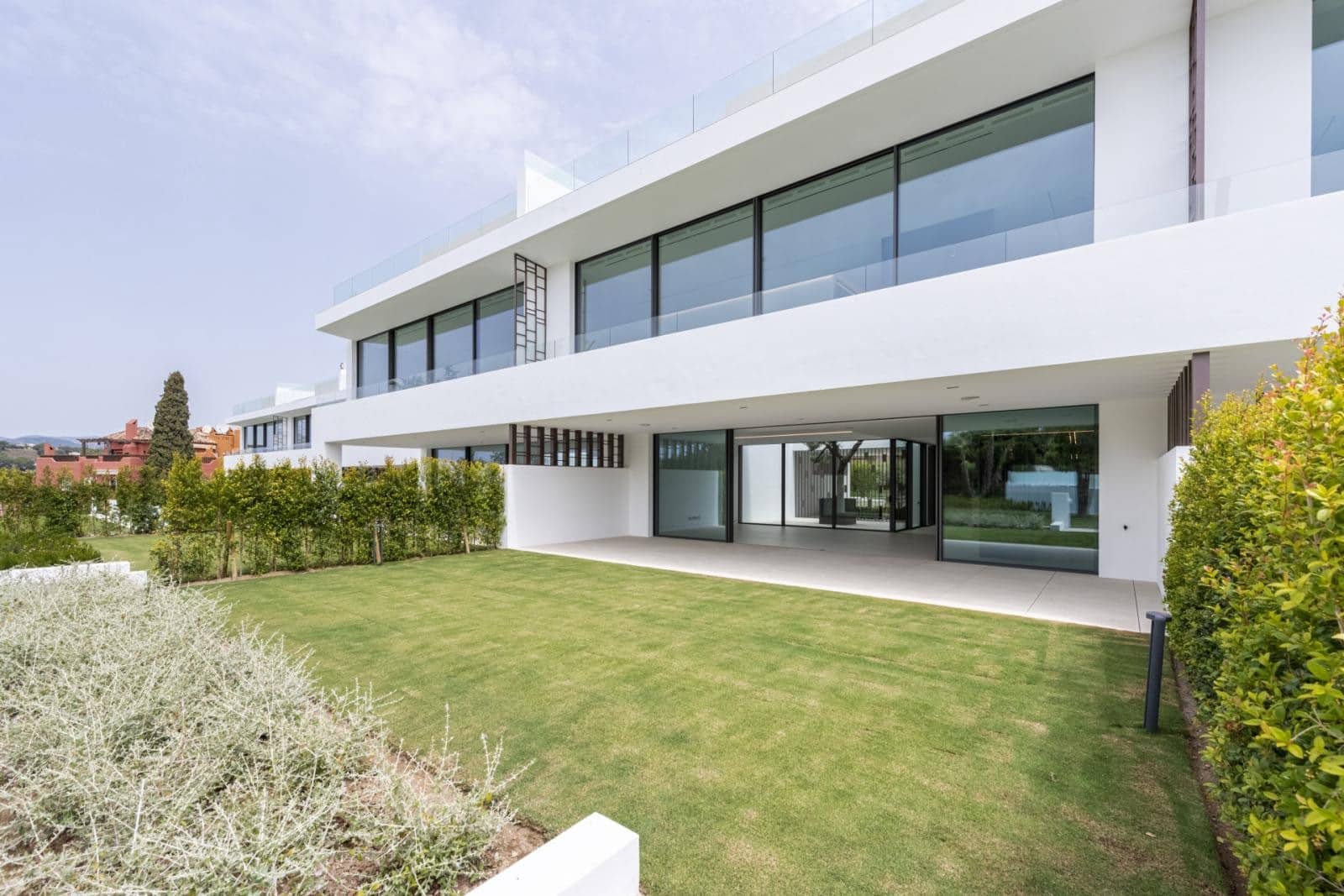 4 soveværelse Semi-Rækkehus til salg i Marbella med swimmingpool garage - € 5.500.000 (Ref: 9034453)