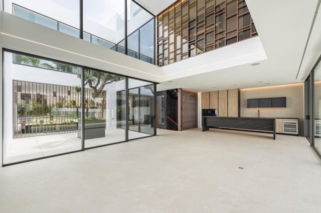 4 soverom Kjedet enebolig til salgs i Marbella med svømmebasseng garasje - € 5 500 000 (Ref: 9034453)