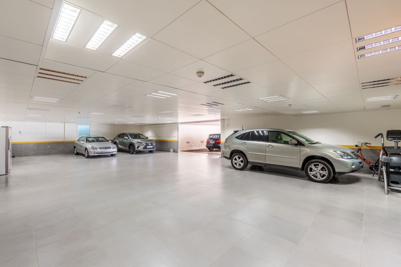 7 bedroom Villa for sale in Marbella with pool garage - € 10,700,000 (Ref: 9048724)