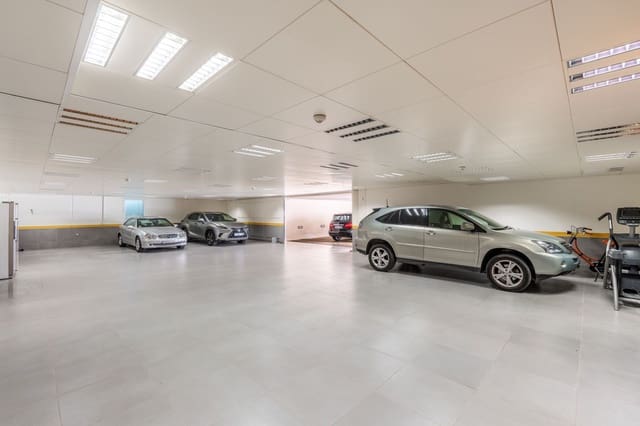 7 soverom Villa til salgs i Marbella med svømmebasseng garasje - € 10 700 000 (Ref: 9048724)