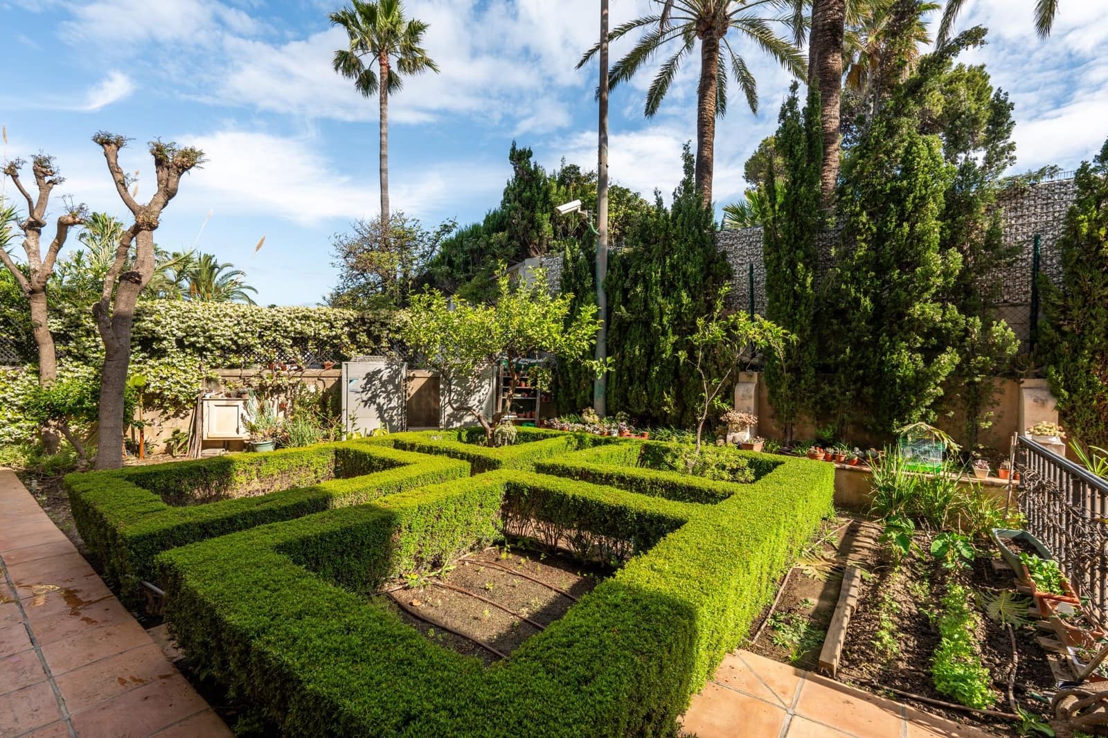 7 bedroom Villa for sale in Marbella with pool garage - € 10,700,000 (Ref: 9048724)