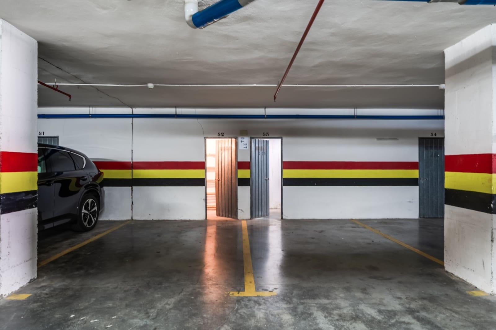 5 bedroom Apartment for sale in Estepona with pool garage - € 679,000 (Ref: 9057519)