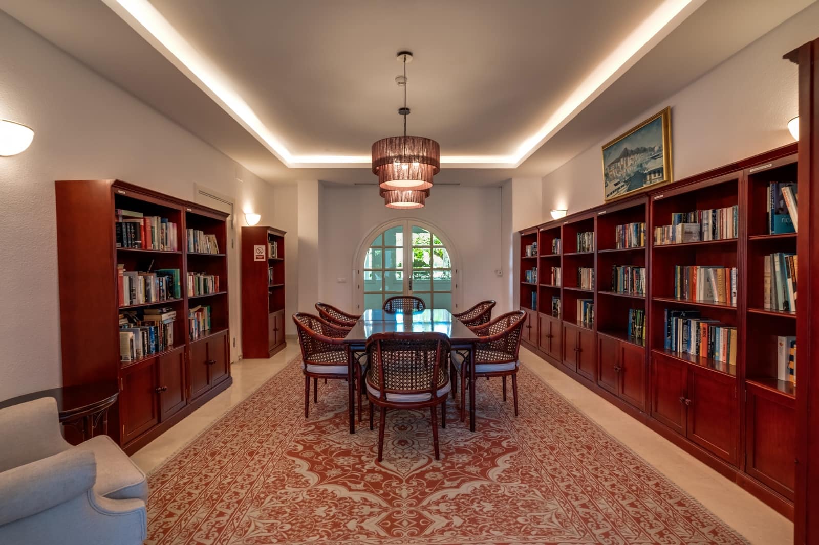 5 bedroom Apartment for sale in Estepona with pool garage - € 679,000 (Ref: 9057519)