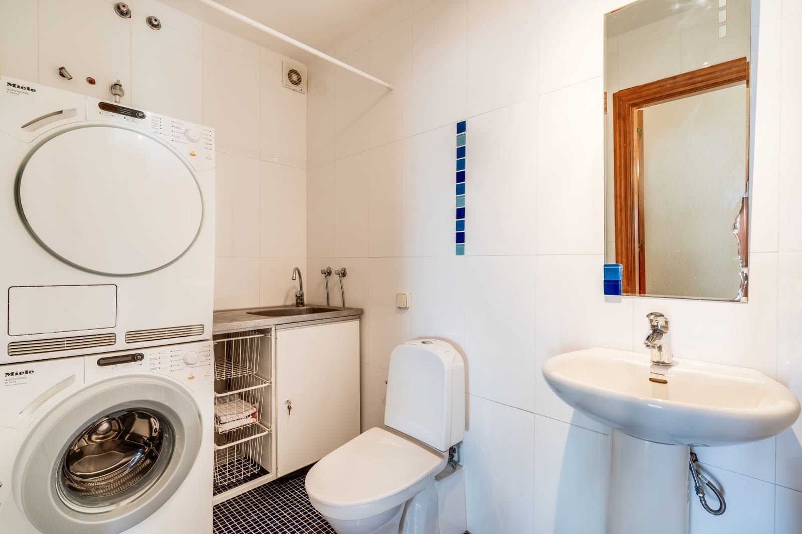 5 bedroom Apartment for sale in Estepona with pool garage - € 679,000 (Ref: 9057519)