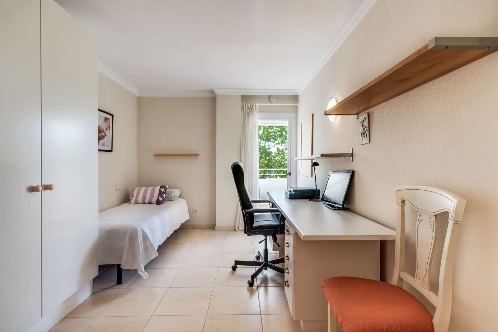 5 bedroom Apartment for sale in Estepona with pool garage - € 679,000 (Ref: 9057519)