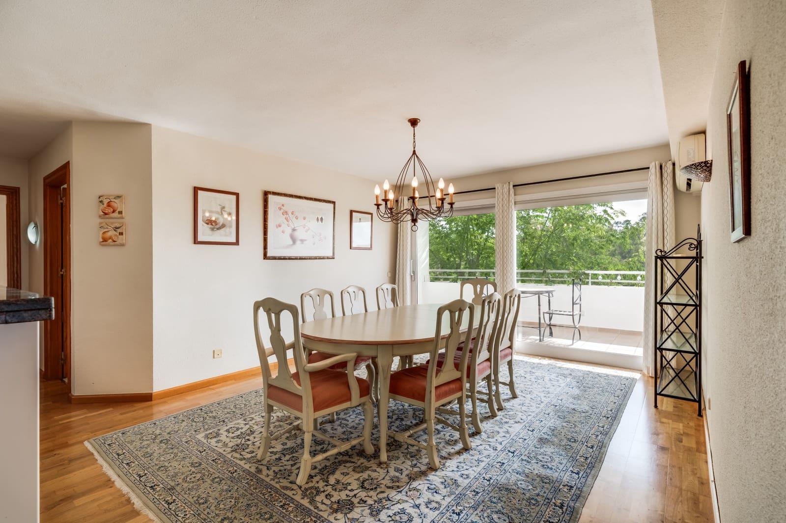 5 bedroom Apartment for sale in Estepona with pool garage - € 679,000 (Ref: 9057519)