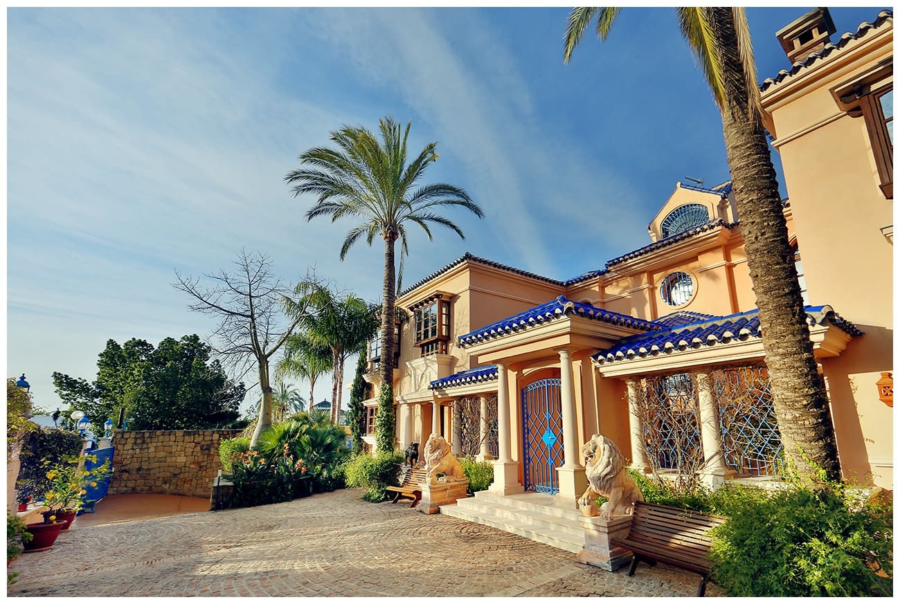 6 sypialnia Willa na sprzedaż w Nueva Andalucia z basenem garażem - 7 500 000 € (Ref: 9075050)