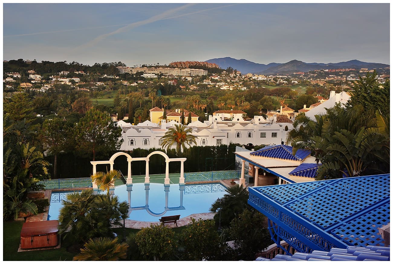 6 sypialnia Willa na sprzedaż w Nueva Andalucia z basenem garażem - 7 500 000 € (Ref: 9075050)