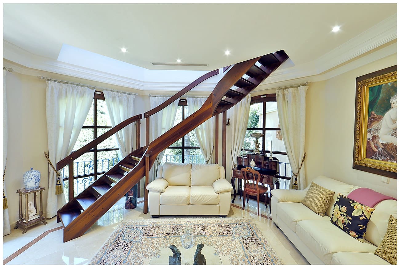 6 sypialnia Willa na sprzedaż w Nueva Andalucia z basenem garażem - 7 500 000 € (Ref: 9075050)