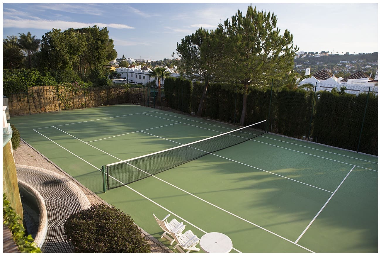 6 sypialnia Willa na sprzedaż w Nueva Andalucia z basenem garażem - 7 500 000 € (Ref: 9075050)