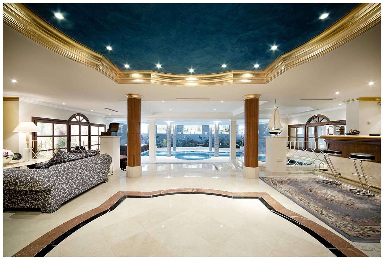 6 sypialnia Willa na sprzedaż w Nueva Andalucia z basenem garażem - 7 500 000 € (Ref: 9075050)