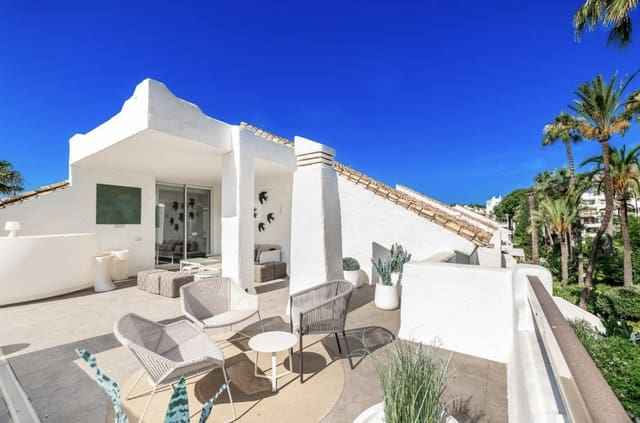 4 sypialnia Penthouse na sprzedaż w Puerto Banus, Marbella z basenem garażem - 3 200 000 € (Ref: 9100687)