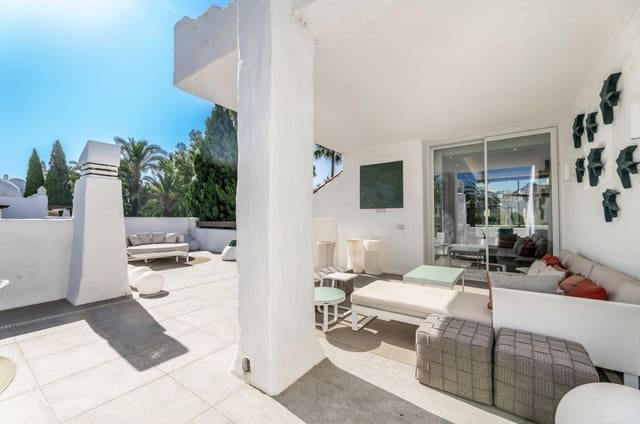4 soveværelse Penthouse til salg i Puerto Banus, Marbella med swimmingpool garage - € 3.200.000 (Ref: 9100687)