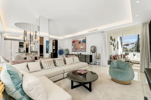 4 soveværelse Penthouse til salg i Puerto Banus, Marbella med swimmingpool garage - € 3.200.000 (Ref: 9100687)