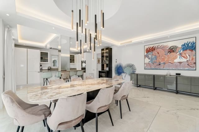 4 soveværelse Penthouse til salg i Puerto Banus, Marbella med swimmingpool garage - € 3.200.000 (Ref: 9100687)