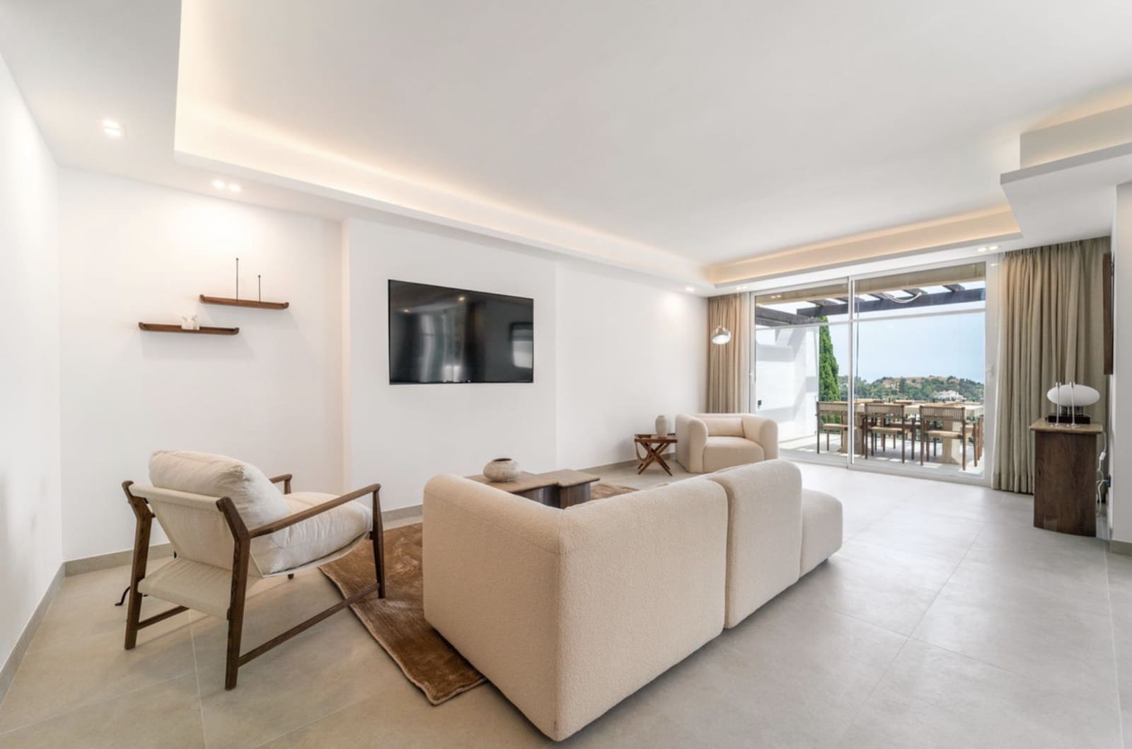 3 quarto Penthouse para venda em Benahavis com piscina garagem - 1 095 000 € (Ref: 9100688)