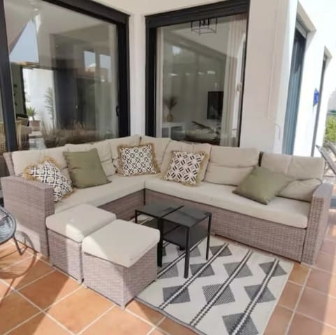 6 makuuhuone Huvila myytävänä paikassa Marbella mukana uima-altaan - 1 400 000 € (Ref: 9100690)