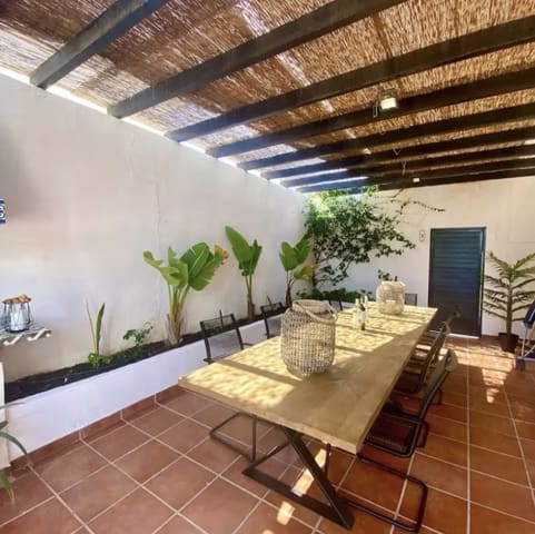 6 makuuhuone Huvila myytävänä paikassa Marbella mukana uima-altaan - 1 400 000 € (Ref: 9100690)