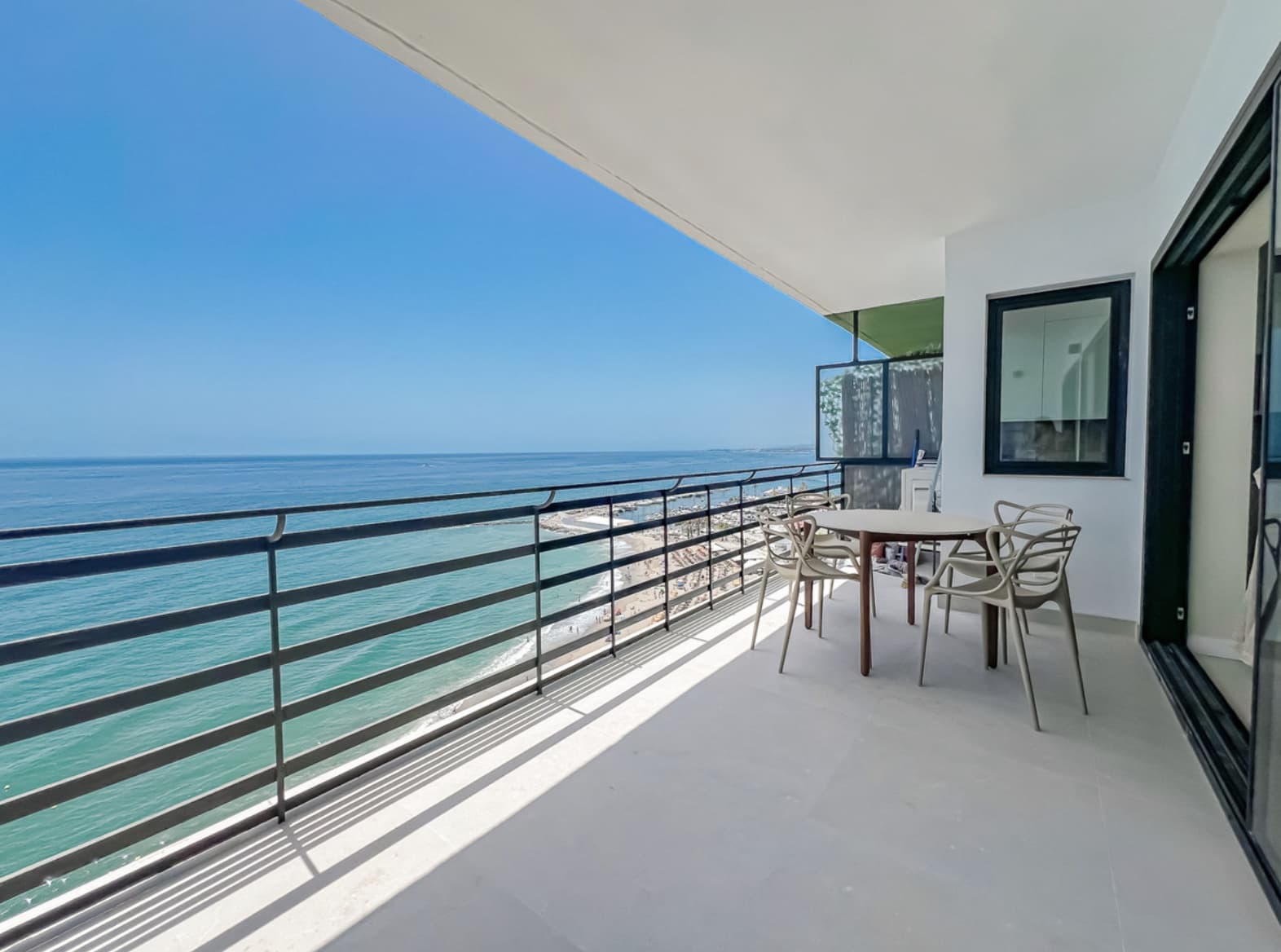 2 slaapkamer Appartement te koop in Marbella met zwembad - € 1.390.000 (Ref: 9100691)