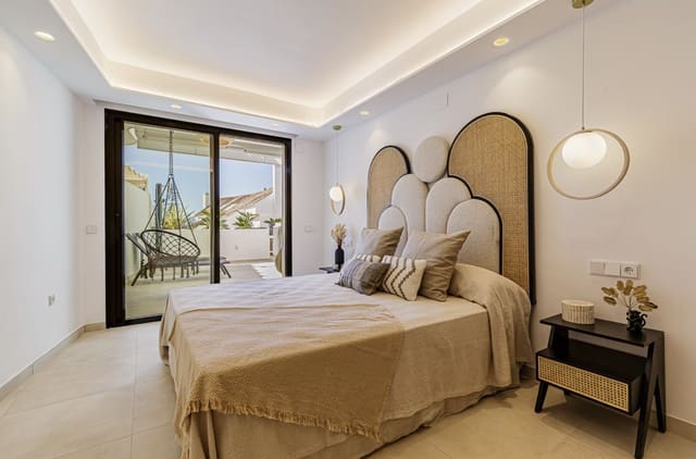 3 soveværelse Lejlighed til salg i Nueva Andalucia, Marbella med swimmingpool garage - € 750.000 (Ref: 9100695)