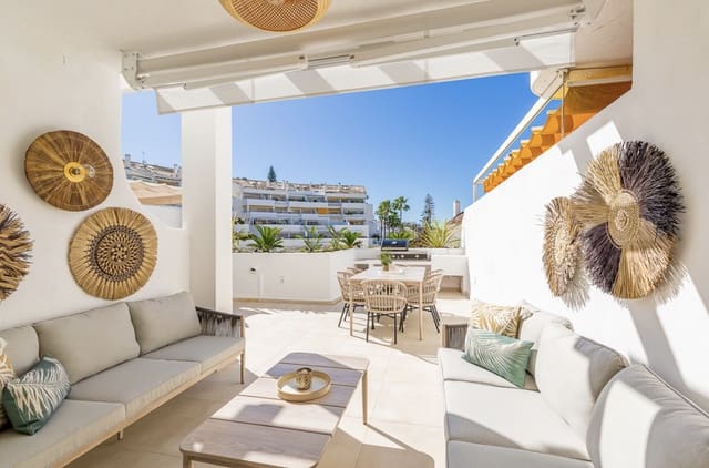 3 sypialnia Apartament na sprzedaż w Nueva Andalucia, Marbella z basenem garażem - 750 000 € (Ref: 9100695)