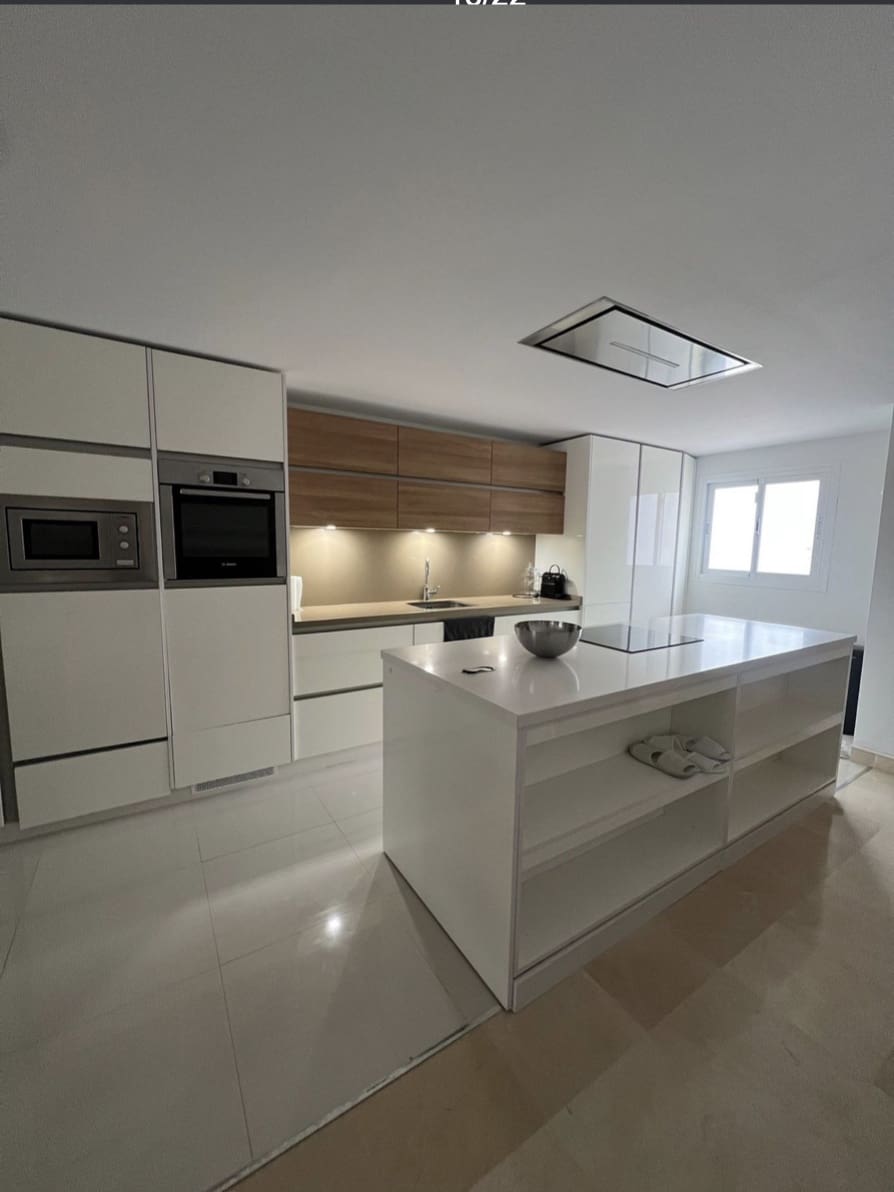 2 bedroom Apartment for sale in Nueva Andalucia with pool garage - € 485,500 (Ref: 9100696)